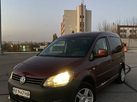 Фольксваген Кадди 2011 в Луцке на Automoto.ua Красный Фольксваген Кадди, объемом двигателя 1.6 л и пробегом 284 тыс. км за 10500 $, фото 1 на Automoto.ua