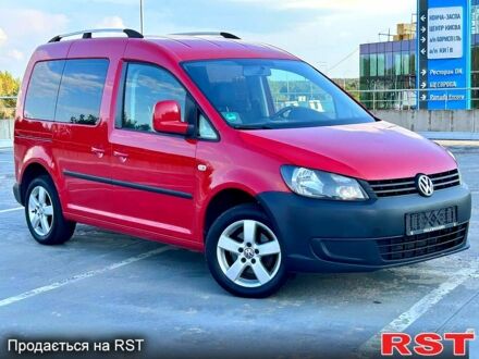 Красный Фольксваген Кадди, объемом двигателя 1.6 л и пробегом 250 тыс. км за 11900 $, фото 1 на Automoto.ua
