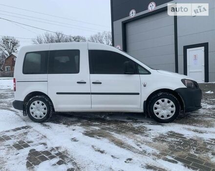 Білий Фольксваген Caddy пасс., об'ємом двигуна 1.2 л та пробігом 180 тис. км за 6900 $, фото 4 на Automoto.ua