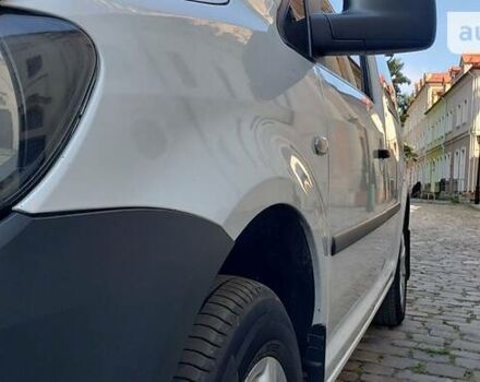 Белый Фольксваген Кадди пасс., объемом двигателя 1.6 л и пробегом 179 тыс. км за 8600 $, фото 4 на Automoto.ua