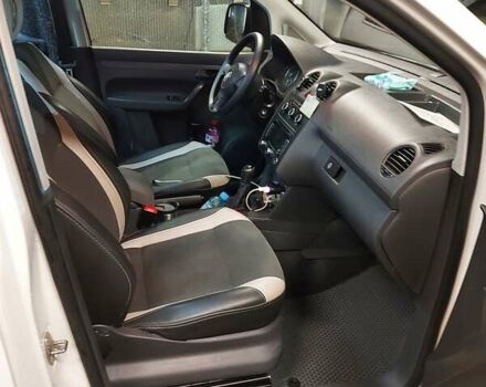 Білий Фольксваген Caddy пасс., об'ємом двигуна 1.6 л та пробігом 232 тис. км за 9700 $, фото 8 на Automoto.ua