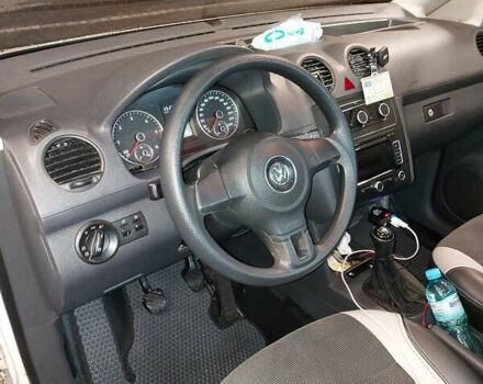 Білий Фольксваген Caddy пасс., об'ємом двигуна 1.6 л та пробігом 232 тис. км за 9700 $, фото 10 на Automoto.ua