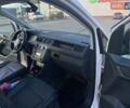 Білий Фольксваген Caddy пасс., об'ємом двигуна 1.99 л та пробігом 200 тис. км за 11500 $, фото 10 на Automoto.ua