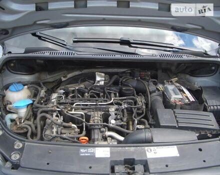 Серый Фольксваген Кадди пасс., объемом двигателя 1.6 л и пробегом 209 тыс. км за 8999 $, фото 9 на Automoto.ua