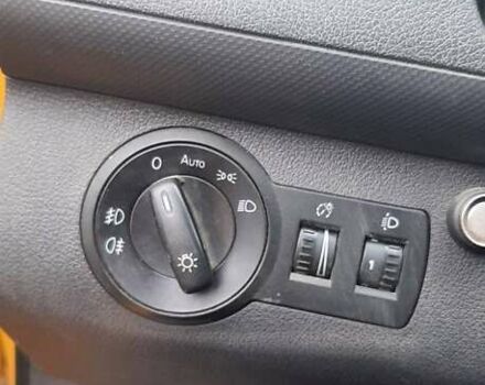 Жовтий Фольксваген Кадді, об'ємом двигуна 1.6 л та пробігом 265 тис. км за 7400 $, фото 8 на Automoto.ua