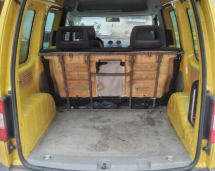 Желтый Фольксваген Кадди, объемом двигателя 2 л и пробегом 204 тыс. км за 4800 $, фото 6 на Automoto.ua