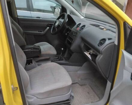 Желтый Фольксваген Кадди, объемом двигателя 2 л и пробегом 204 тыс. км за 4800 $, фото 5 на Automoto.ua