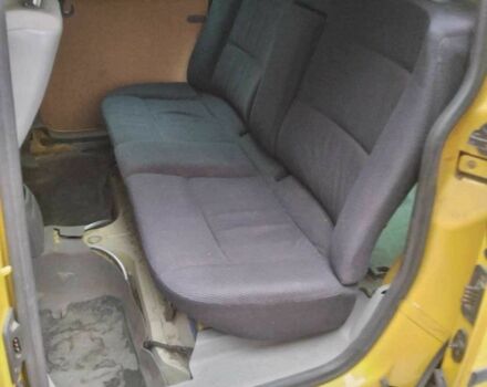 Желтый Фольксваген Кадди, объемом двигателя 2 л и пробегом 204 тыс. км за 4800 $, фото 3 на Automoto.ua