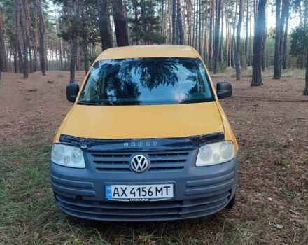Желтый Фольксваген Кадди, объемом двигателя 2 л и пробегом 315 тыс. км за 4000 $, фото 2 на Automoto.ua