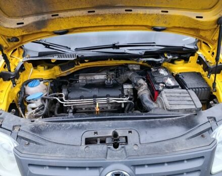 Желтый Фольксваген Кадди, объемом двигателя 2 л и пробегом 308 тыс. км за 3500 $, фото 3 на Automoto.ua