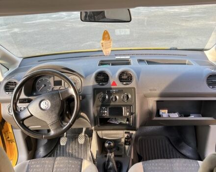 Желтый Фольксваген Кадди, объемом двигателя 2 л и пробегом 182 тыс. км за 6500 $, фото 9 на Automoto.ua