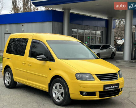 Желтый Фольксваген Кадди, объемом двигателя 2 л и пробегом 327 тыс. км за 6999 $, фото 2 на Automoto.ua