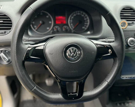 Желтый Фольксваген Кадди, объемом двигателя 2 л и пробегом 327 тыс. км за 6999 $, фото 7 на Automoto.ua