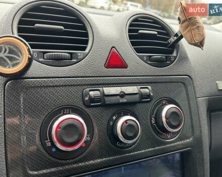 Желтый Фольксваген Кадди, объемом двигателя 2 л и пробегом 327 тыс. км за 6999 $, фото 9 на Automoto.ua