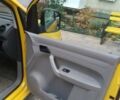 Желтый Фольксваген Кадди, объемом двигателя 1.97 л и пробегом 204 тыс. км за 4800 $, фото 7 на Automoto.ua