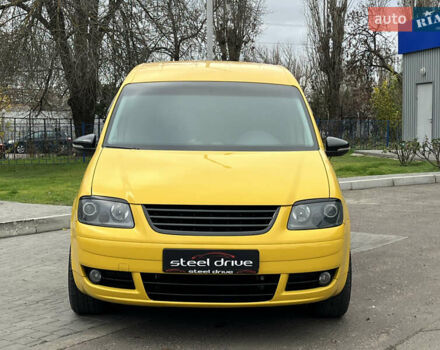 Желтый Фольксваген Кадди, объемом двигателя 2 л и пробегом 327 тыс. км за 6999 $, фото 1 на Automoto.ua