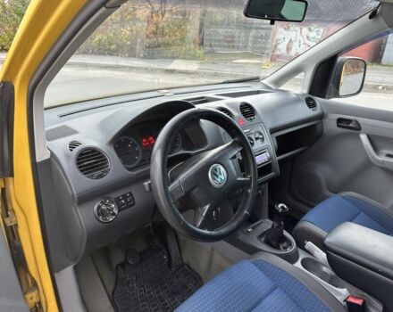 Желтый Фольксваген Кадди, объемом двигателя 2 л и пробегом 200 тыс. км за 3890 $, фото 8 на Automoto.ua