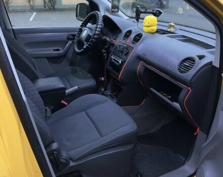 Жовтий Фольксваген Кадді, об'ємом двигуна 1.97 л та пробігом 270 тис. км за 3800 $, фото 5 на Automoto.ua