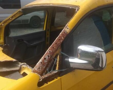Жовтий Фольксваген Кадді, об'ємом двигуна 2 л та пробігом 106 тис. км за 2500 $, фото 3 на Automoto.ua