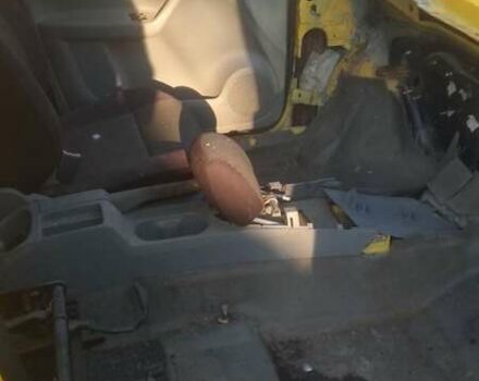 Жовтий Фольксваген Кадді, об'ємом двигуна 2 л та пробігом 106 тис. км за 2500 $, фото 6 на Automoto.ua