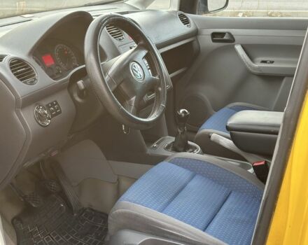 Желтый Фольксваген Кадди, объемом двигателя 2 л и пробегом 200 тыс. км за 3890 $, фото 7 на Automoto.ua