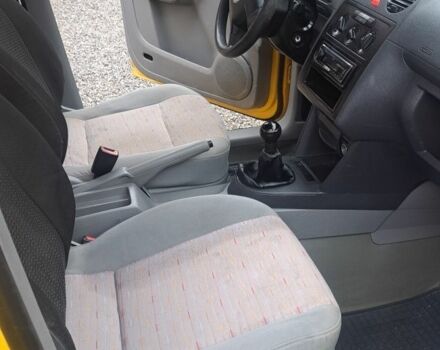 Желтый Фольксваген Кадди, объемом двигателя 2 л и пробегом 250 тыс. км за 5500 $, фото 5 на Automoto.ua