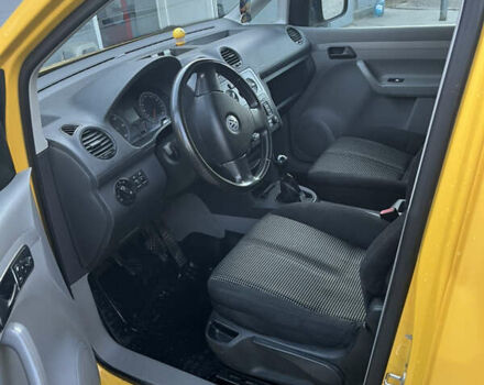 Жовтий Фольксваген Кадді, об'ємом двигуна 2 л та пробігом 213 тис. км за 5400 $, фото 1 на Automoto.ua