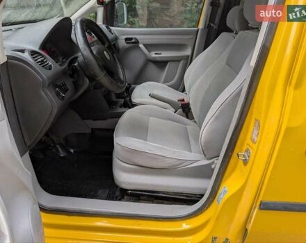 Желтый Фольксваген Кадди, объемом двигателя 1.9 л и пробегом 330 тыс. км за 4850 $, фото 15 на Automoto.ua