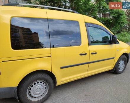 Желтый Фольксваген Кадди, объемом двигателя 1.97 л и пробегом 232 тыс. км за 5000 $, фото 2 на Automoto.ua