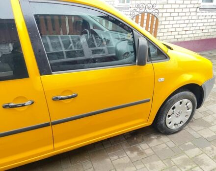 Желтый Фольксваген Кадди, объемом двигателя 1.9 л и пробегом 281 тыс. км за 5300 $, фото 3 на Automoto.ua