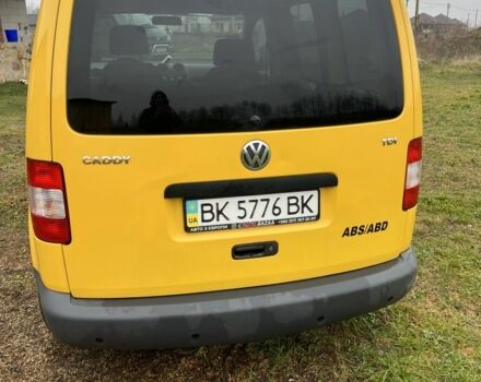 Желтый Фольксваген Кадди, объемом двигателя 1.9 л и пробегом 297 тыс. км за 5250 $, фото 1 на Automoto.ua