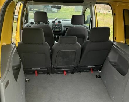 Желтый Фольксваген Кадди, объемом двигателя 1.9 л и пробегом 297 тыс. км за 5250 $, фото 4 на Automoto.ua