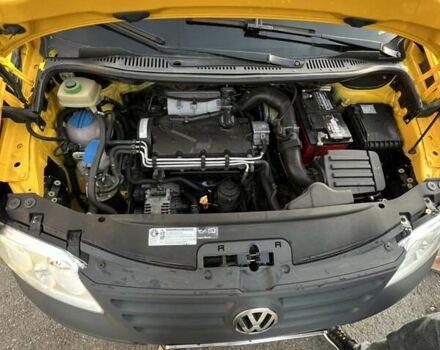 Желтый Фольксваген Кадди, объемом двигателя 1.97 л и пробегом 182 тыс. км за 6300 $, фото 10 на Automoto.ua