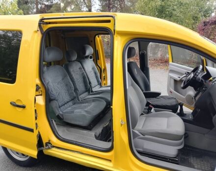 Желтый Фольксваген Кадди, объемом двигателя 2 л и пробегом 295 тыс. км за 4900 $, фото 19 на Automoto.ua