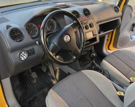 Желтый Фольксваген Кадди, объемом двигателя 1.97 л и пробегом 182 тыс. км за 6300 $, фото 8 на Automoto.ua