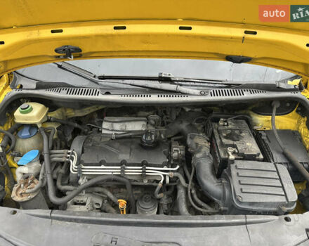 Желтый Фольксваген Кадди, объемом двигателя 1.97 л и пробегом 350 тыс. км за 3700 $, фото 6 на Automoto.ua