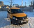 Желтый Фольксваген Кадди, объемом двигателя 1.6 л и пробегом 246 тыс. км за 10200 $, фото 1 на Automoto.ua