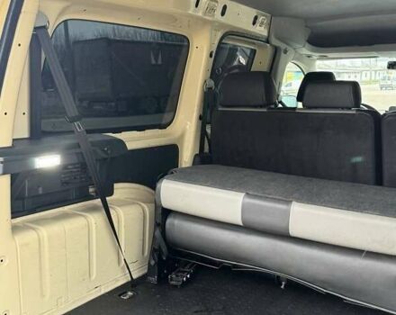 Жовтий Фольксваген Кадді, об'ємом двигуна 1.6 л та пробігом 263 тис. км за 9000 $, фото 12 на Automoto.ua