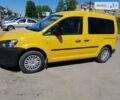 Желтый Фольксваген Кадди, объемом двигателя 1.6 л и пробегом 249 тыс. км за 11250 $, фото 1 на Automoto.ua