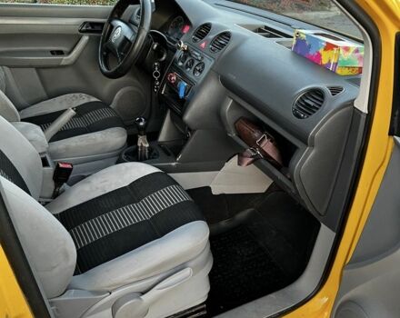 Жовтий Фольксваген Кадді, об'ємом двигуна 2 л та пробігом 430 тис. км за 3300 $, фото 9 на Automoto.ua