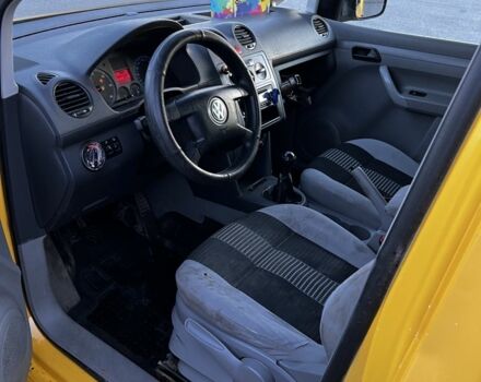 Жовтий Фольксваген Кадді, об'ємом двигуна 2 л та пробігом 430 тис. км за 3300 $, фото 6 на Automoto.ua