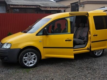 Желтый Фольксваген Кадди, объемом двигателя 2 л и пробегом 250 тыс. км за 5500 $, фото 1 на Automoto.ua