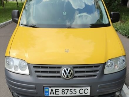 Желтый Фольксваген Кадди, объемом двигателя 2 л и пробегом 232 тыс. км за 5000 $, фото 1 на Automoto.ua