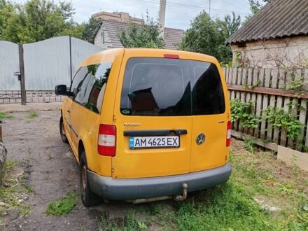 Желтый Фольксваген Кадди, объемом двигателя 2 л и пробегом 500 тыс. км за 3000 $, фото 1 на Automoto.ua