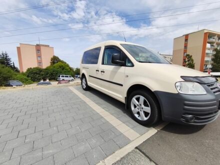 Фольксваген Кадди 2010 в Стрые на Automoto.ua Желтый Фольксваген Кадди, объемом двигателя 1.9 л и пробегом 320 тыс. км за 8999 $, фото 1 на Automoto.ua