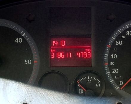 Серый Фольксваген Кадди, объемом двигателя 2 л и пробегом 320 тыс. км за 4800 $, фото 4 на Automoto.ua