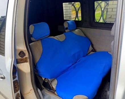 Серый Фольксваген Кадди, объемом двигателя 2 л и пробегом 320 тыс. км за 4800 $, фото 7 на Automoto.ua