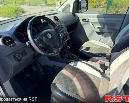 Серый Фольксваген Кадди, объемом двигателя 1.9 л и пробегом 225 тыс. км за 7700 $, фото 3 на Automoto.ua