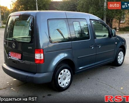 Серый Фольксваген Кадди, объемом двигателя 1.4 л и пробегом 240 тыс. км за 8600 $, фото 1 на Automoto.ua