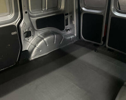 Сірий Фольксваген Кадді, об'ємом двигуна 1.6 л та пробігом 246 тис. км за 8200 $, фото 5 на Automoto.ua